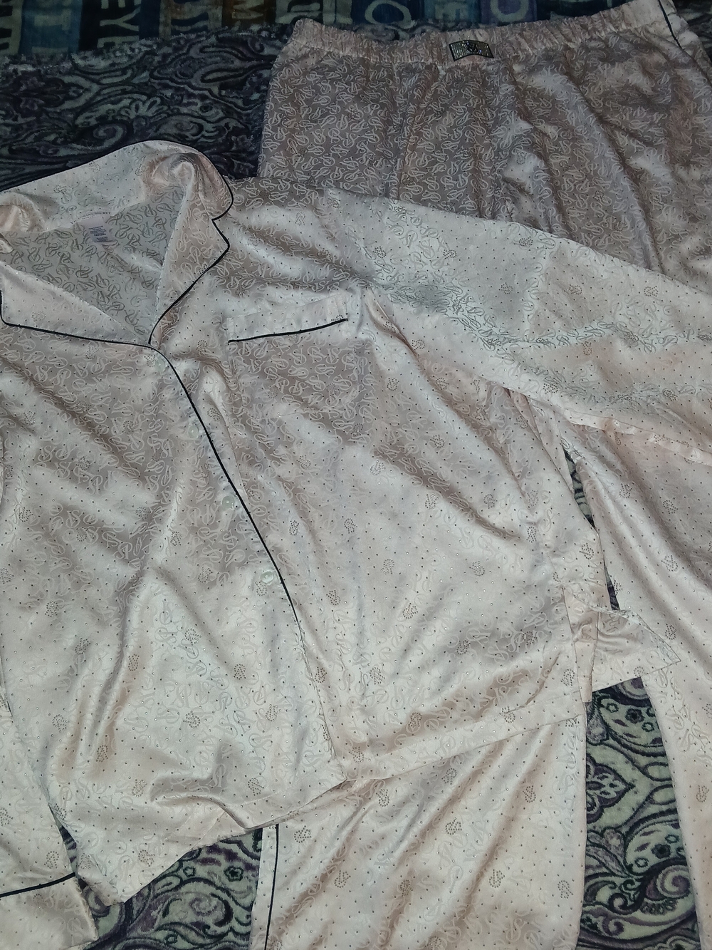 Victoria's Secret Light Pink Satin Long Sleeve Pajama Top with Black Piping